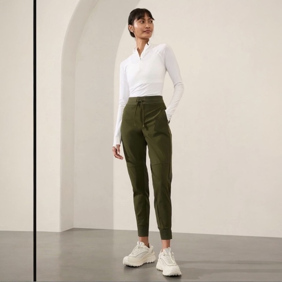 Athleta Pants - 🌺ATHLETA HEADLANDS HYBRID TREK MID RISE OLIVE STRETCH JOGGERS